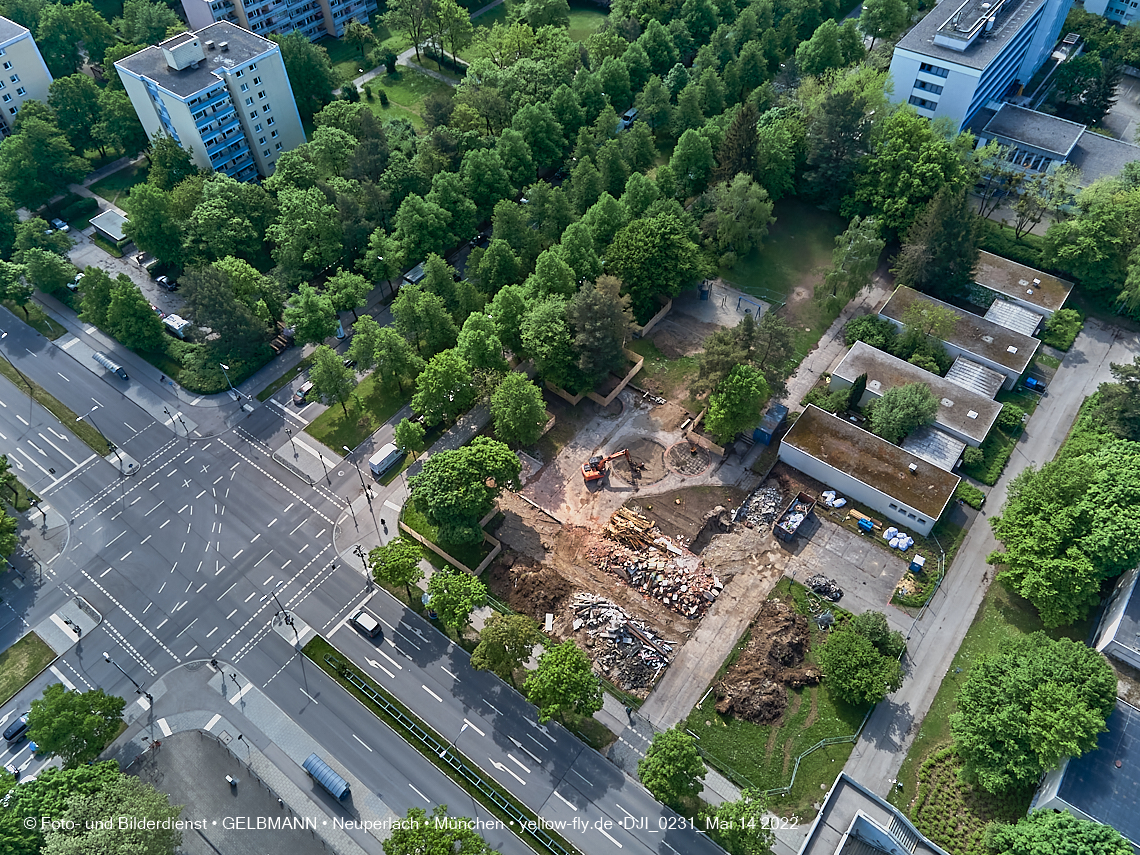 14.05.2022 - Luftbilder von der Baustelle Haus für Kinder in Neuperlach